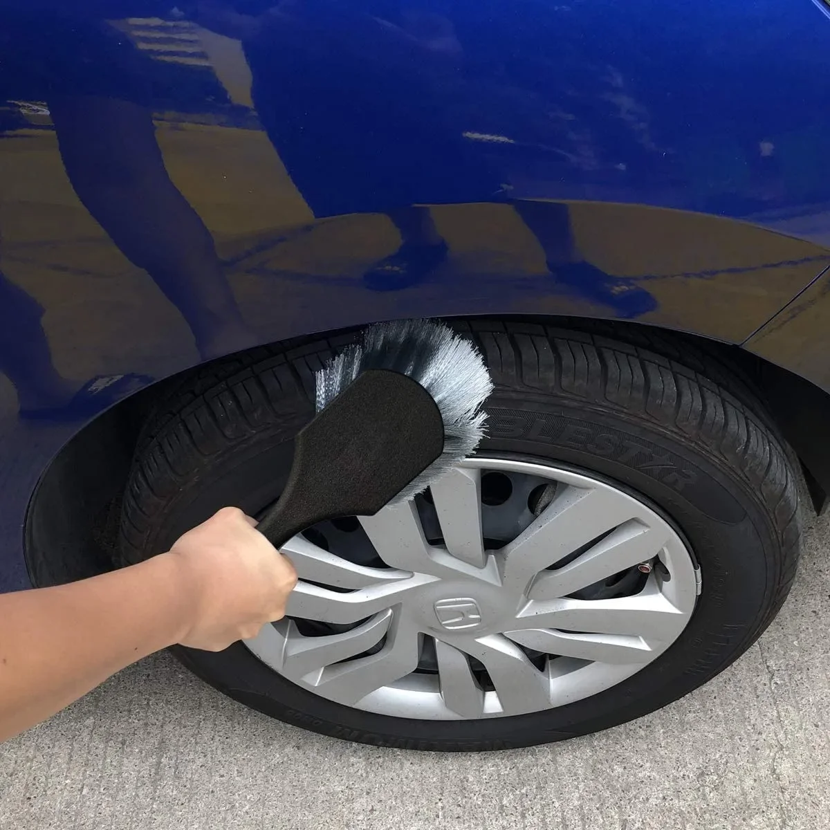 Spazzola per la pulizia del ce - Interior Detailing Kit recensione e prezzo